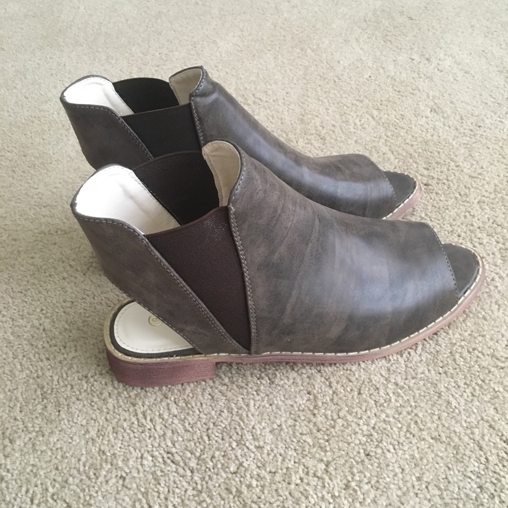 Women’s brown shoes